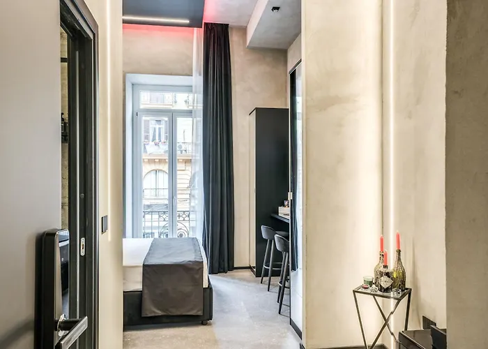 Gallery Experience 게스트하우스