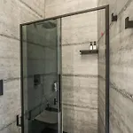Gallery Experience 4*